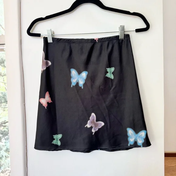 Lisa Says Gah Michelle Butterfly Mini Skirt Satin Black Medium - Picture 10 of 12